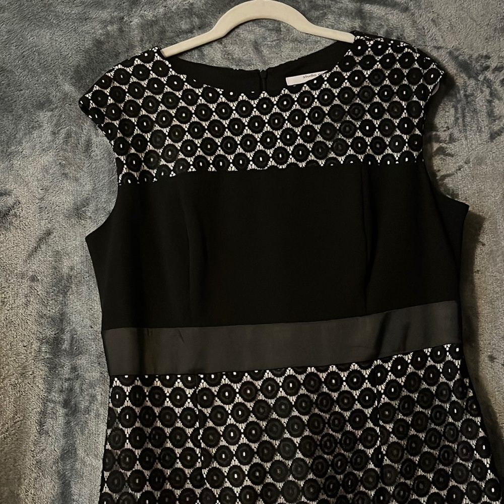 Sleeveless multi detailed black white and gray midi dress